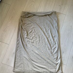 Vince Women's Pencil Skirt in Tan Xl New and Never Worn (without tags)